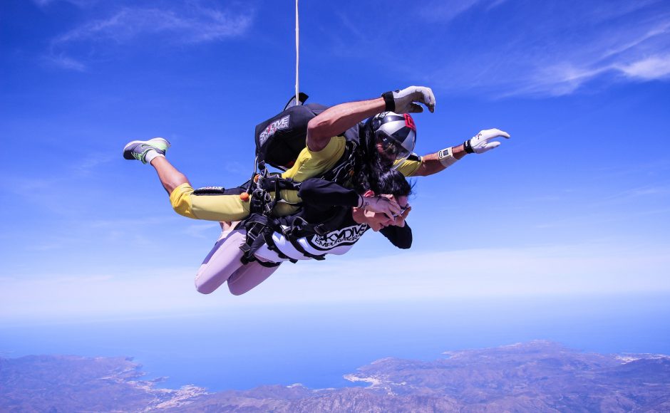 7 Awesome Skydiving Locations Around the World